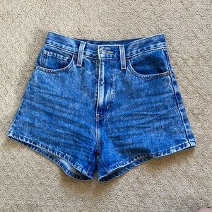 Levi’s high waisted mom shorts